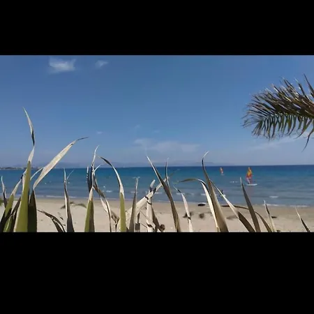 Blue Air 1minute From Sea, 15 Min From The Airport Artemis Center Διαμέρισμα *