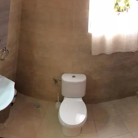 Blue Air 1minute From Sea, 15 Min From The Airport Artemis Center Daire *