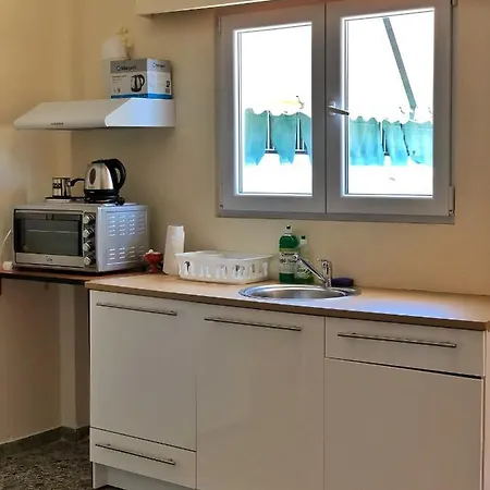 Blue Air 1minute From Sea, 15 Min From The Airport Artemis Center