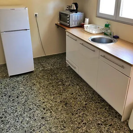 Daire Blue Air 1minute From Sea, 15 Min From The Airport Artemis Center *