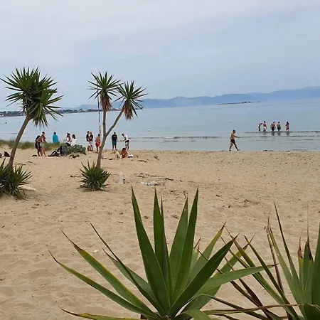 Διαμέρισμα Blue Air 1minute From Sea, 15 Min From The Airport Artemis Center
